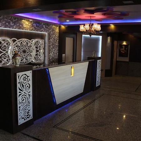 Hotel Pink Shark Sikar Екстер'єр фото